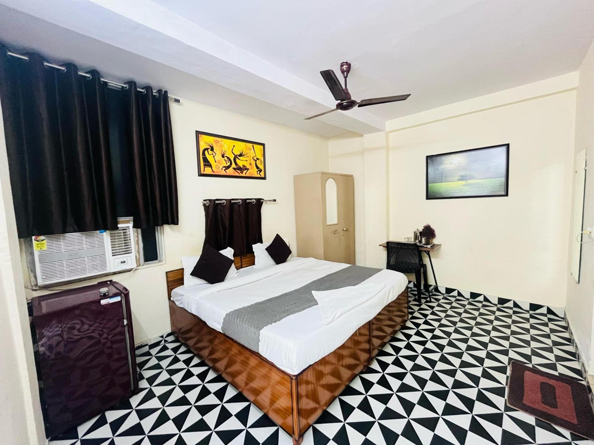 Peace - 5 Mins Away From Us Embassy Hotel New Delhi